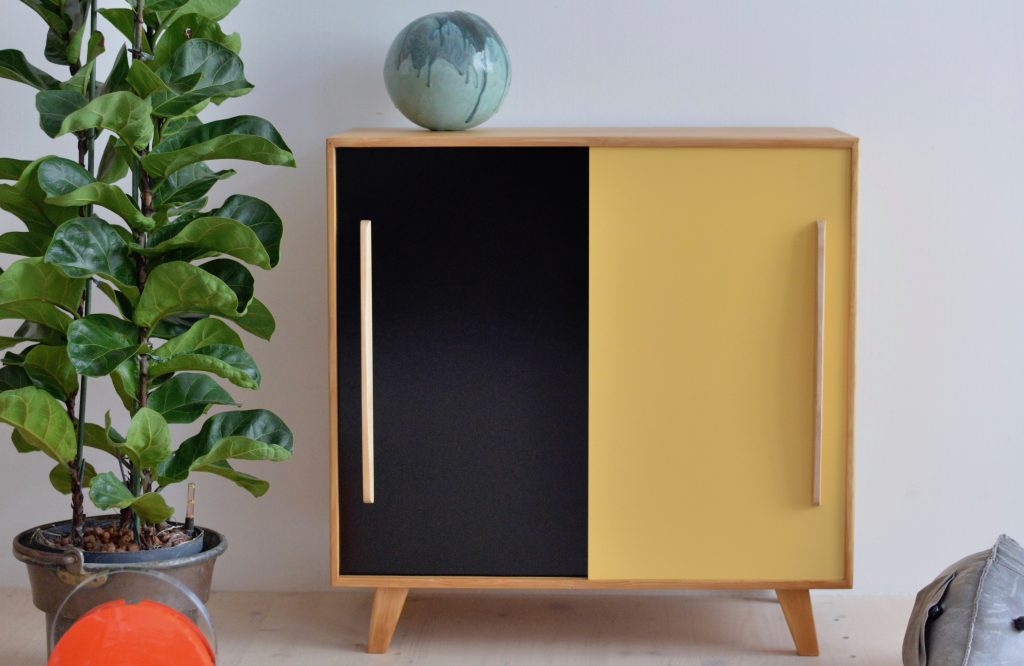 Tannenholz Kommode Pine Sideboard Swiss Mustard and Black heyday möbel moebel Zürich Zurich Binz Altstetten