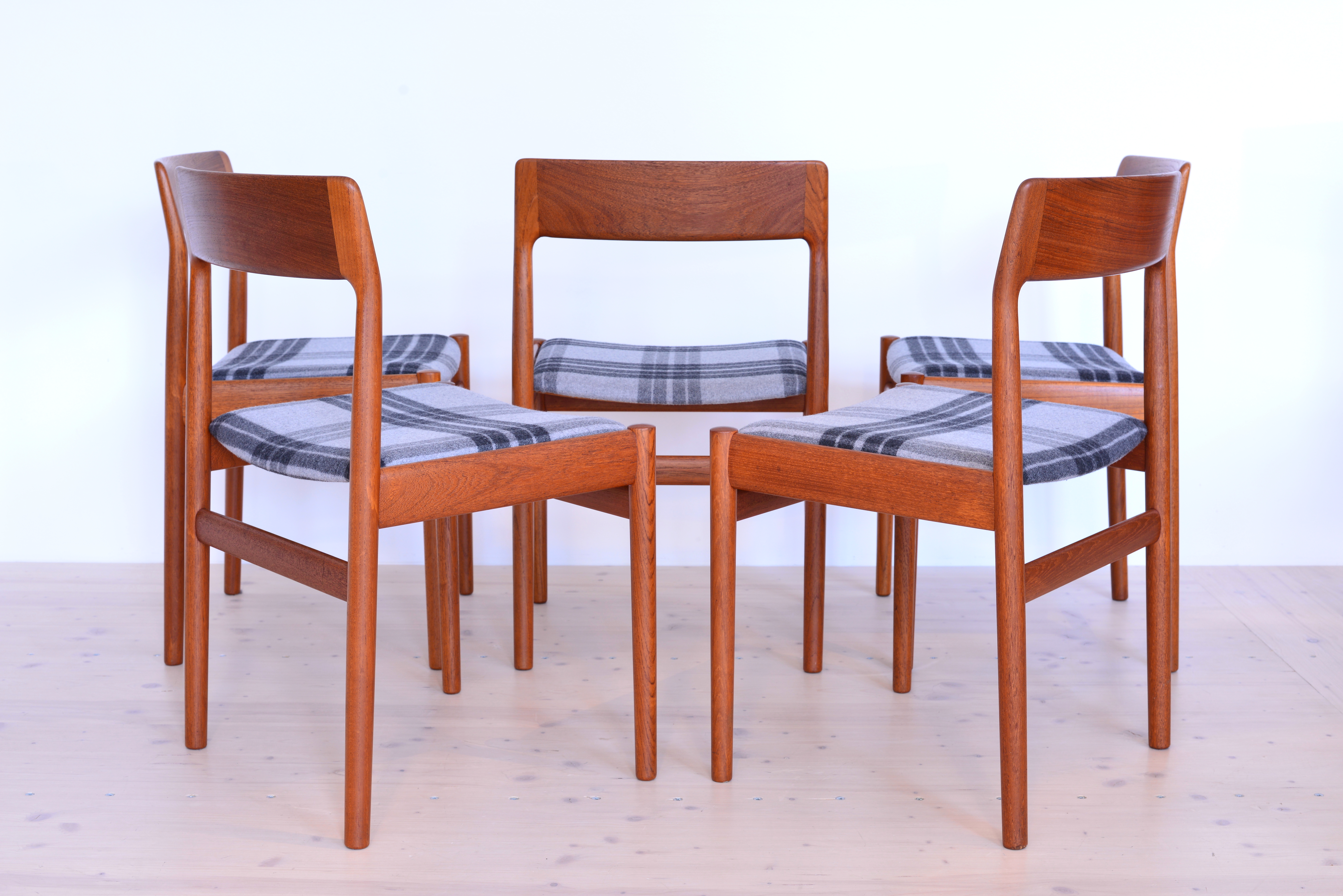 Johannes Norgaard Mobelfabrik Denmark 1963 Teak Dining Chairs with Plaid heyday möbel