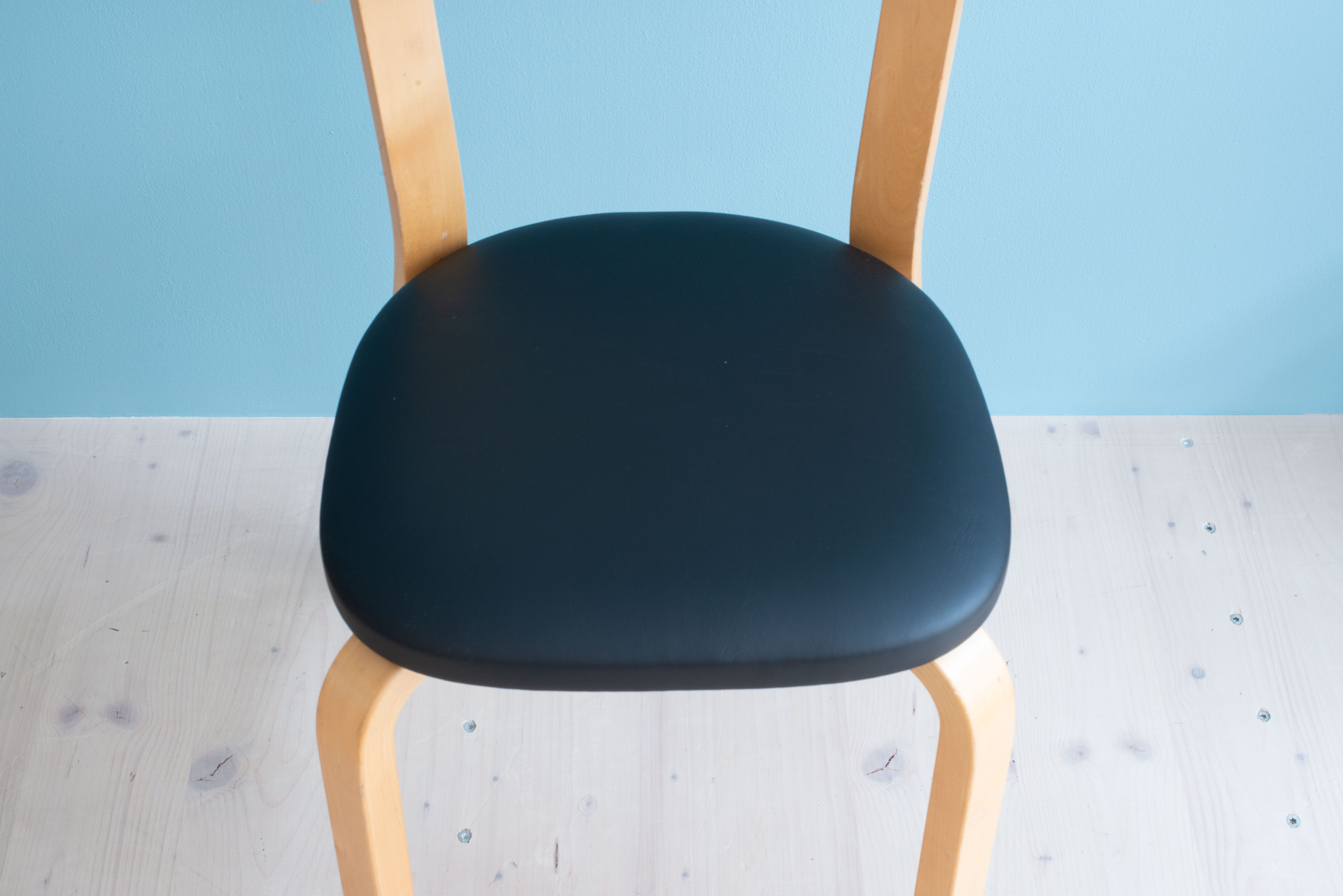 Alvar-Aalto-Model-69-Chair-heyday-möbel-Switzerland-9809