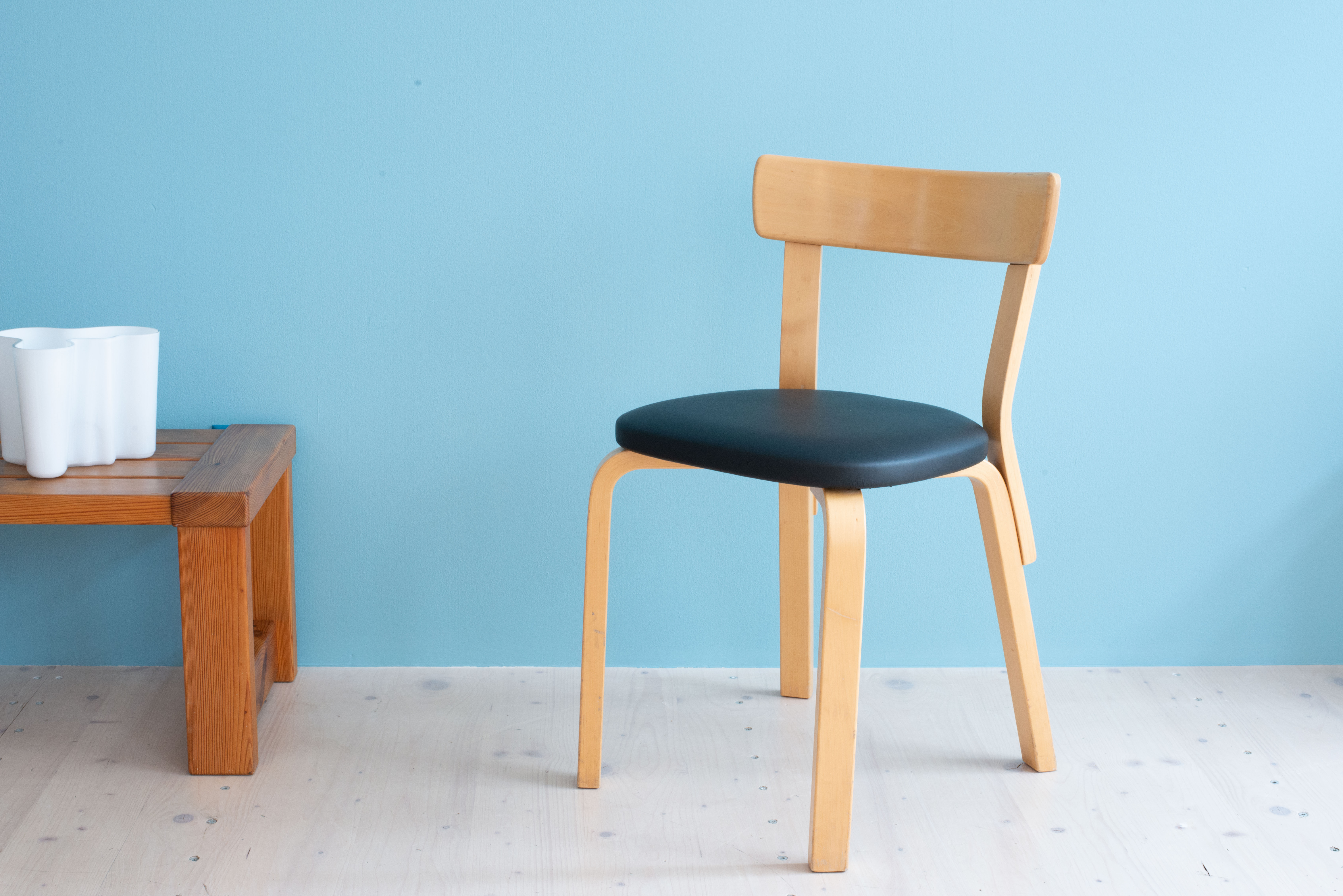 Alvar-Aalto-Model-69-Chair-heyday-möbel-Switzerland-9810