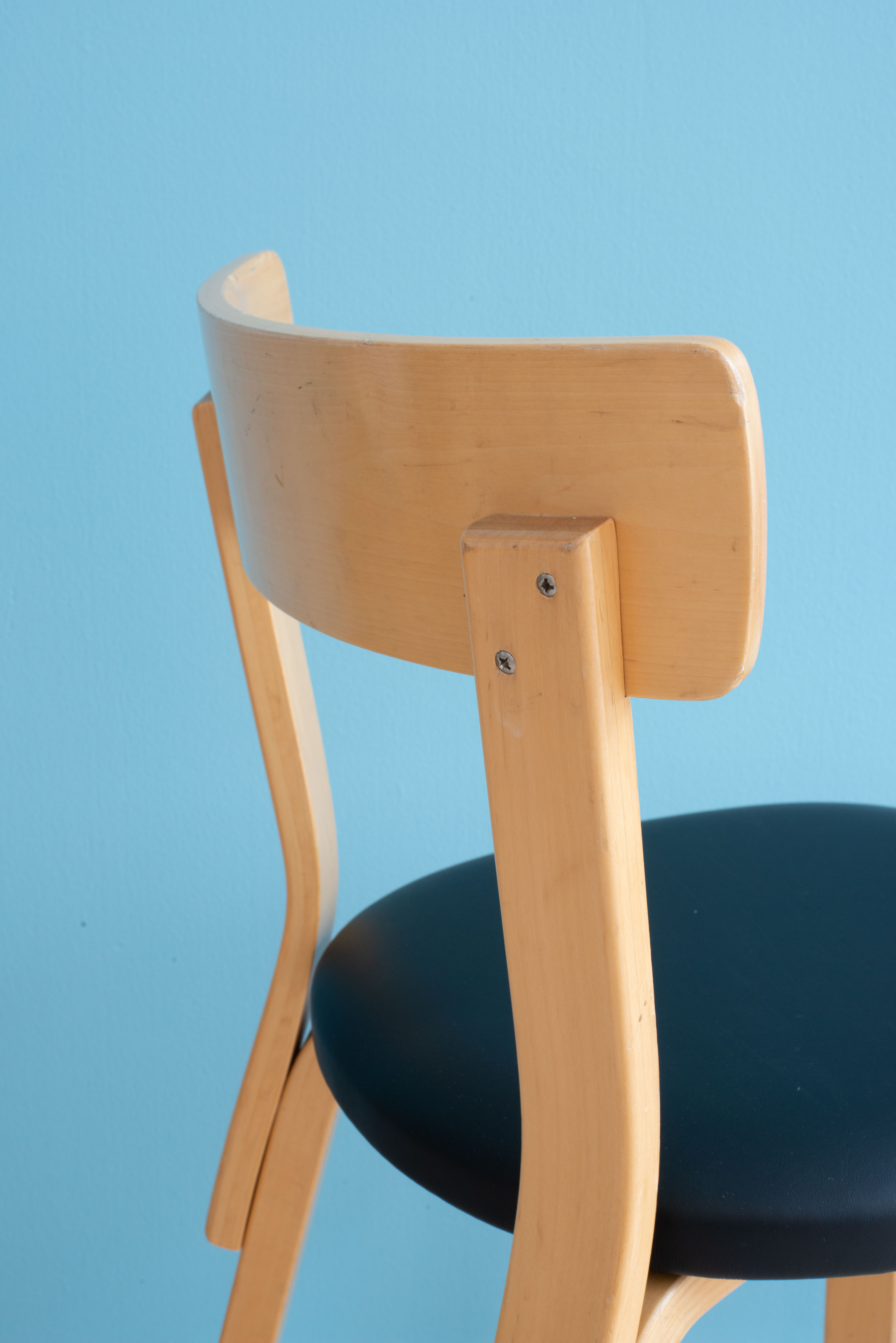 Alvar-Aalto-Model-69-Chair-heyday-möbel-Switzerland-9817