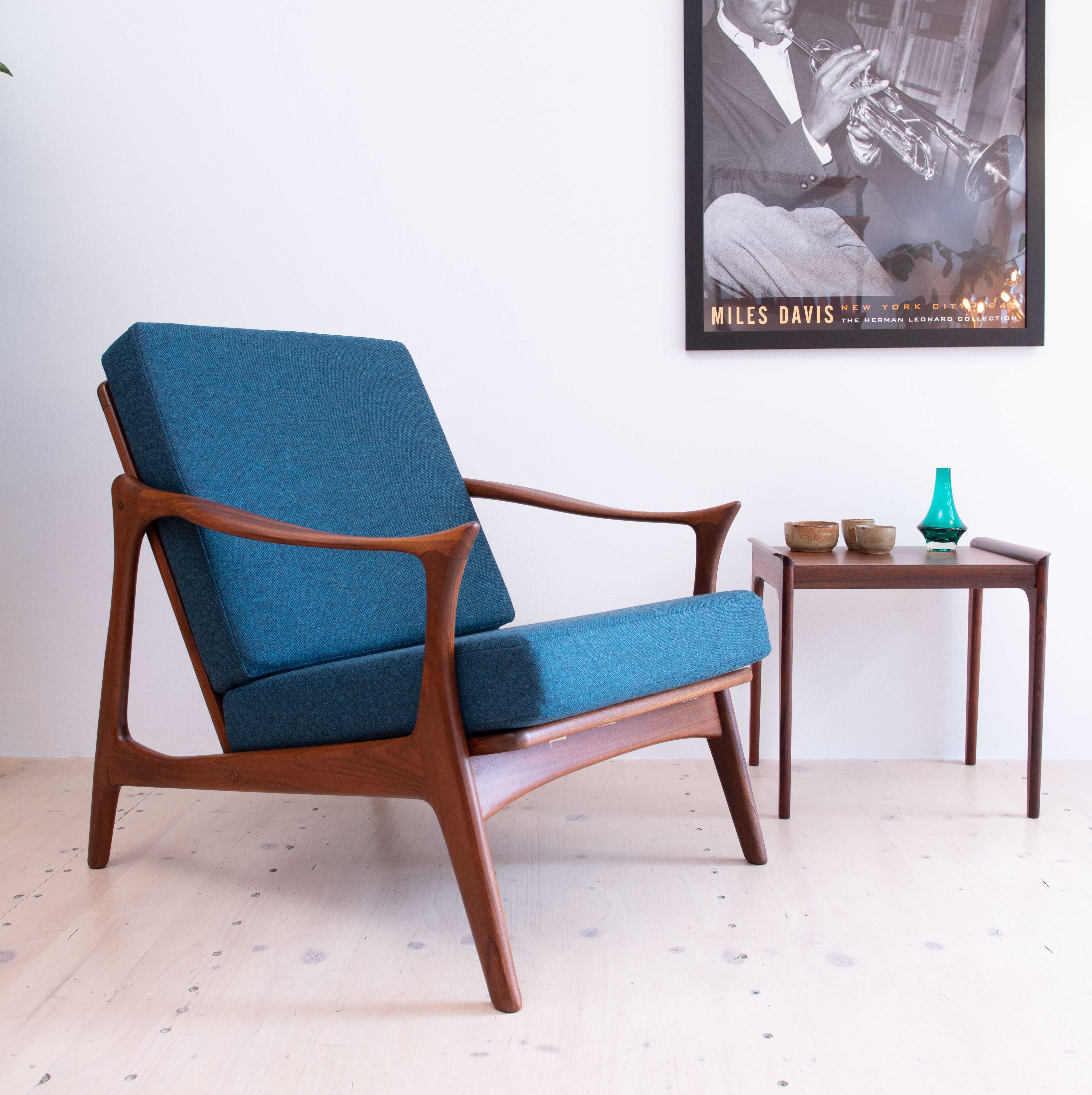 Arne Hovmand Olsen Lounge Chairs produced by Mogensen Kold. Designed in 1954, made in Denmark. Available at heyday möbel, Grubenstrasse 19, 8045 Zürich, Switzerland. Mid-Century Modern Furniture and Other Stuff.