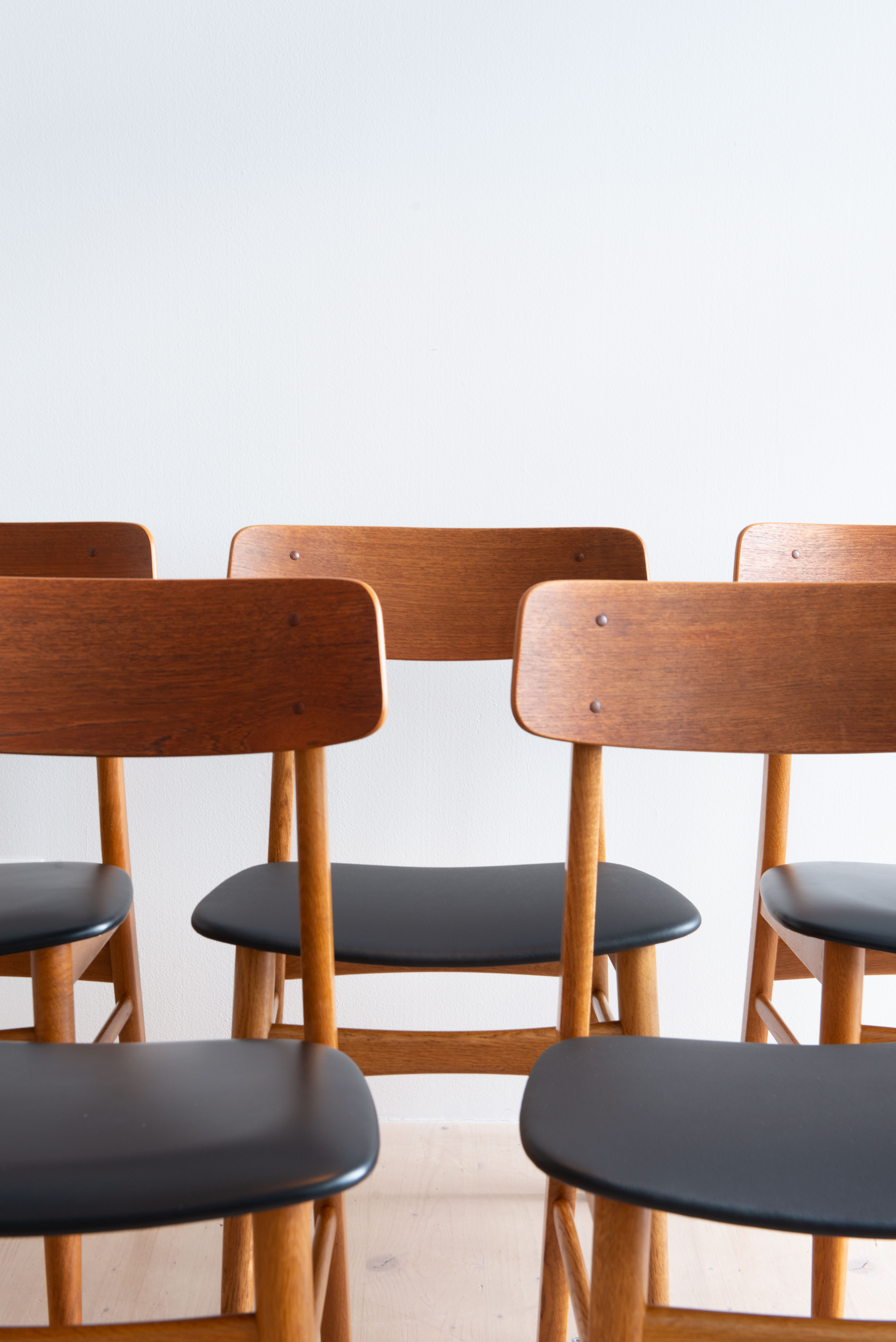 Farstrup Teak and Oak Dining Chairs. Made in Denmark. Mid-Century Modern furniture and other stuff. Available at heyday möbel, Grubenstrasse 19, 8045 Zürich. Danish-Modern; vintage; retro.