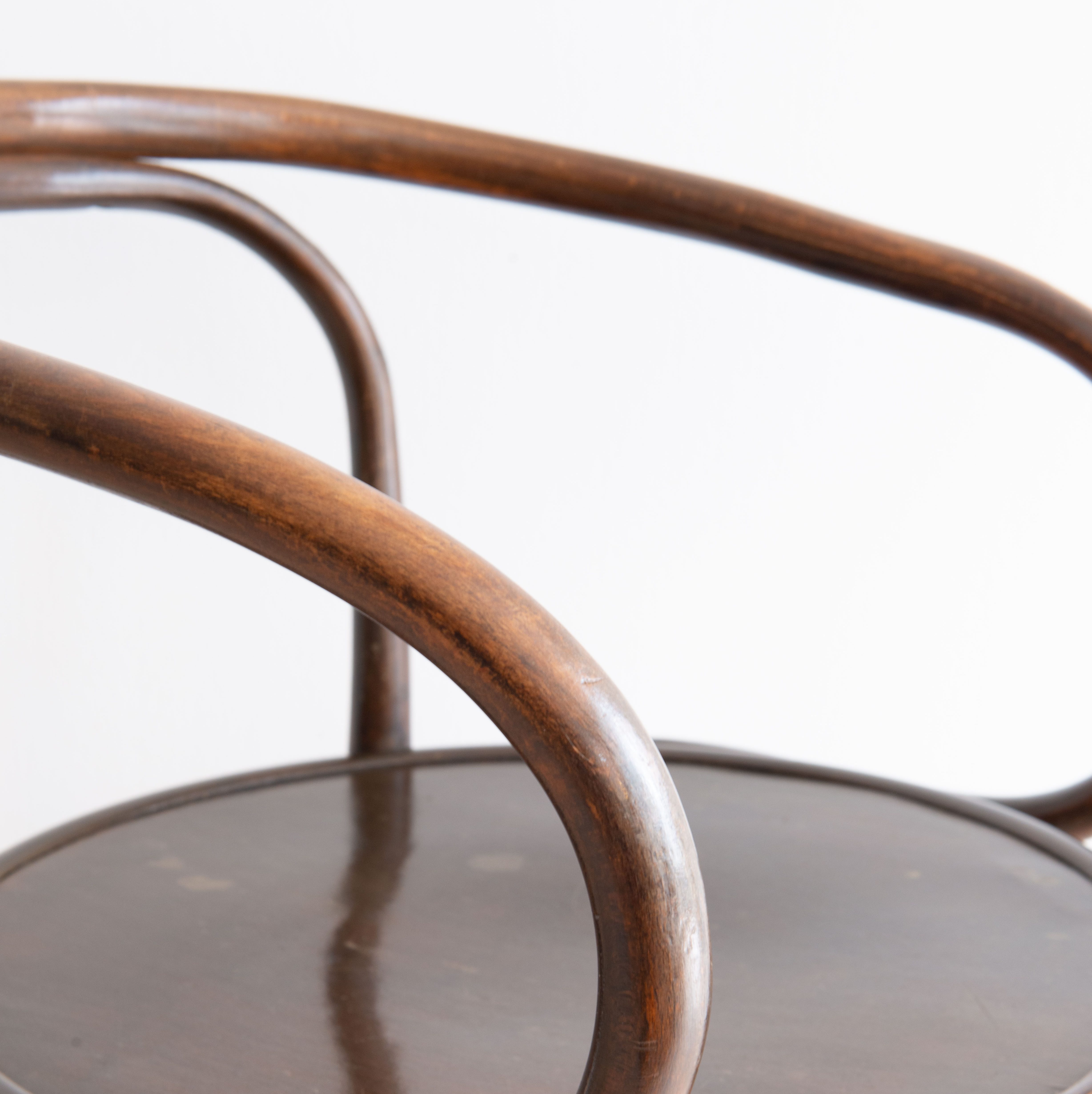 Horgenglarus Bentwood Carver Chair. Produced by Horgenglarus, in Switzerland in the 1940s. Available at heyday möbel. Grubenstrasse 19, 8045 Zurich, Schweiz.