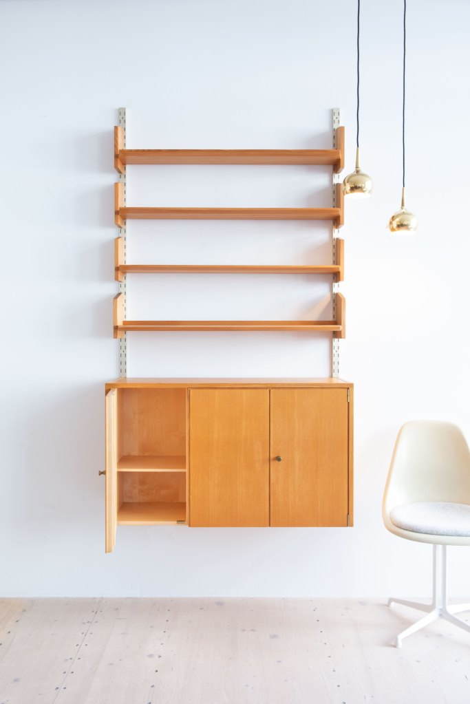 Dieter Reinhold Shelving Unit with Cabinet. Produced by WK Möbel in
Germany, 1960s. Available at heyday möbel. Retro Furniture and Other Stuff.