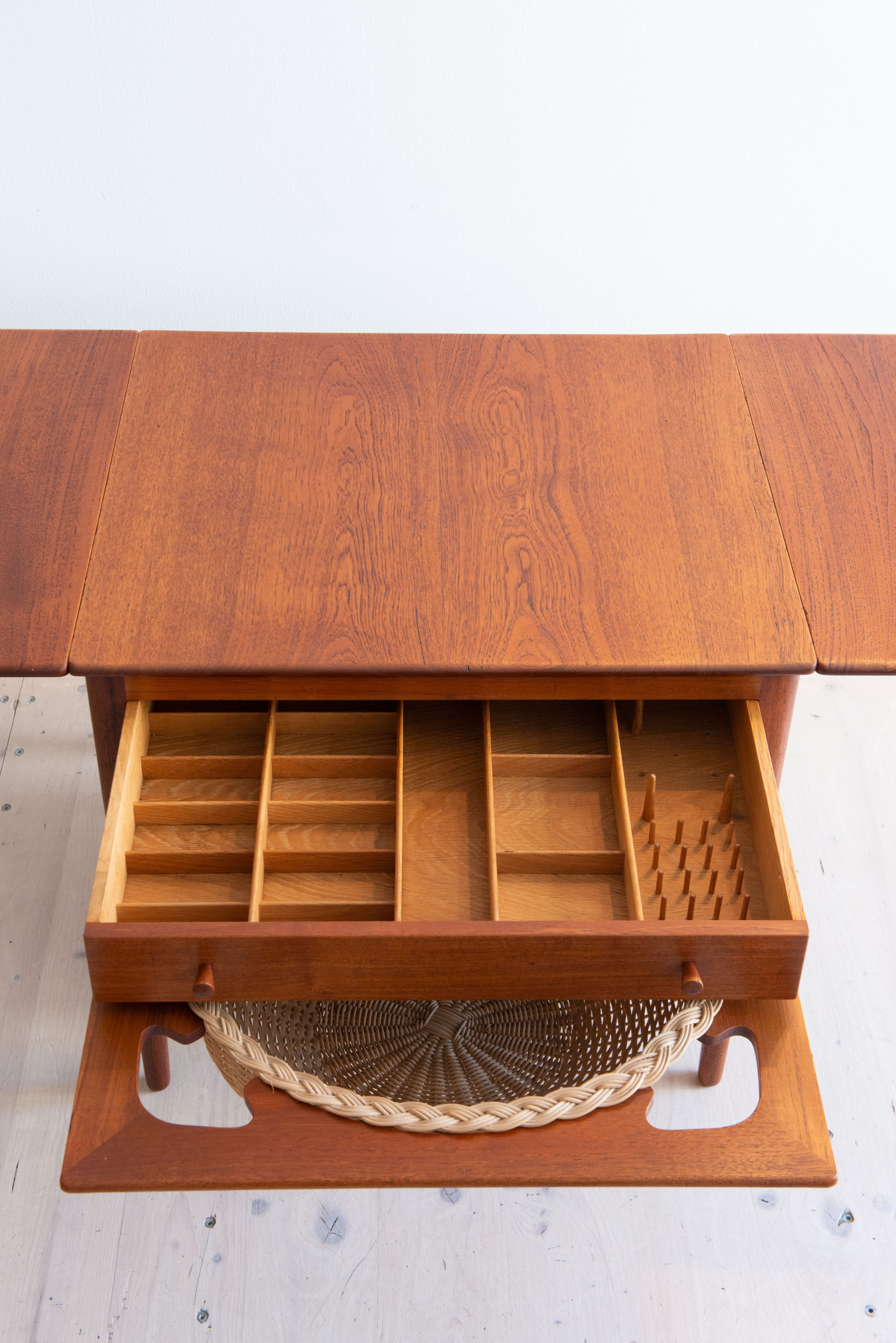 AT33 Teak Sewing Table by Hans J. Wegner. Made by Andreas Tuck. Made in Denmark, 1950s. Available at heyday möbel, Grubenstrasse 14, 8045 Zürich, Switzerland.