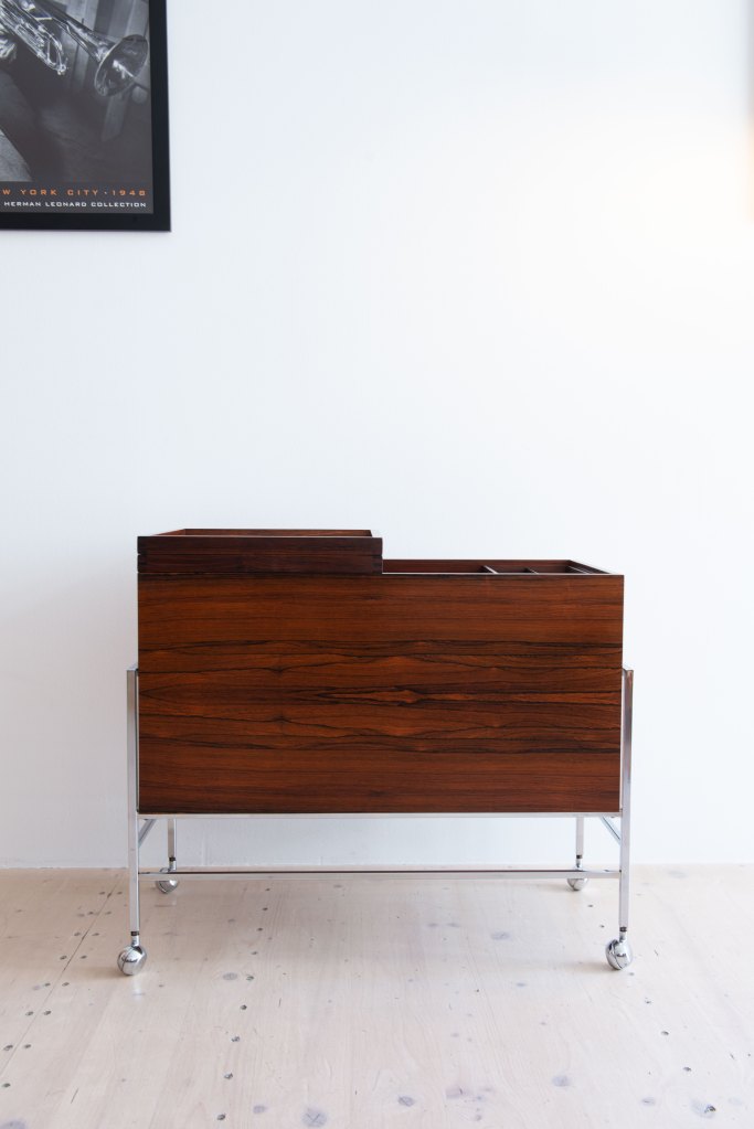 Bar Trolley in Rosewood and Chrome. Available at heyday möbel, Grubenstrasse 19, 8045 Zürich, Switzerland. Mid-Century Modern Furniture and Other Stuff.