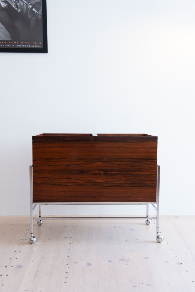 Bar Trolley in Rosewood and Chrome. Available at heyday möbel, Grubenstrasse 19, 8045 Zürich, Switzerland. Mid-Century Modern Furniture and Other Stuff.