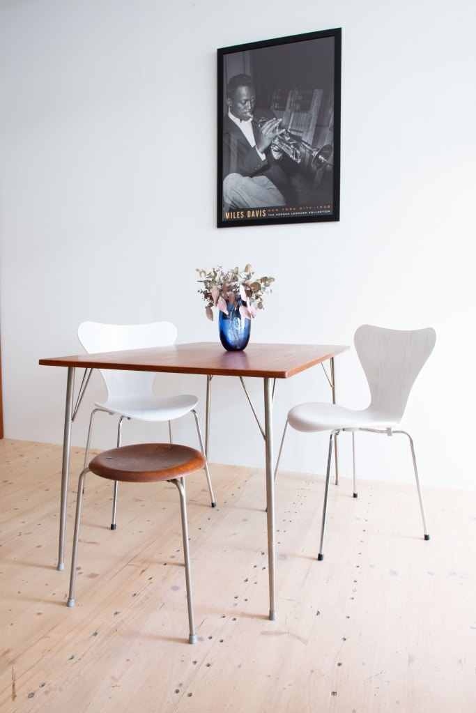 Arne Jacobsen Style Teak Dining Table. Produced in Denmark in the 1960s. Available at heyday möbel, Grubenstrasse 19, 8045 Zürich, Switzerland.
