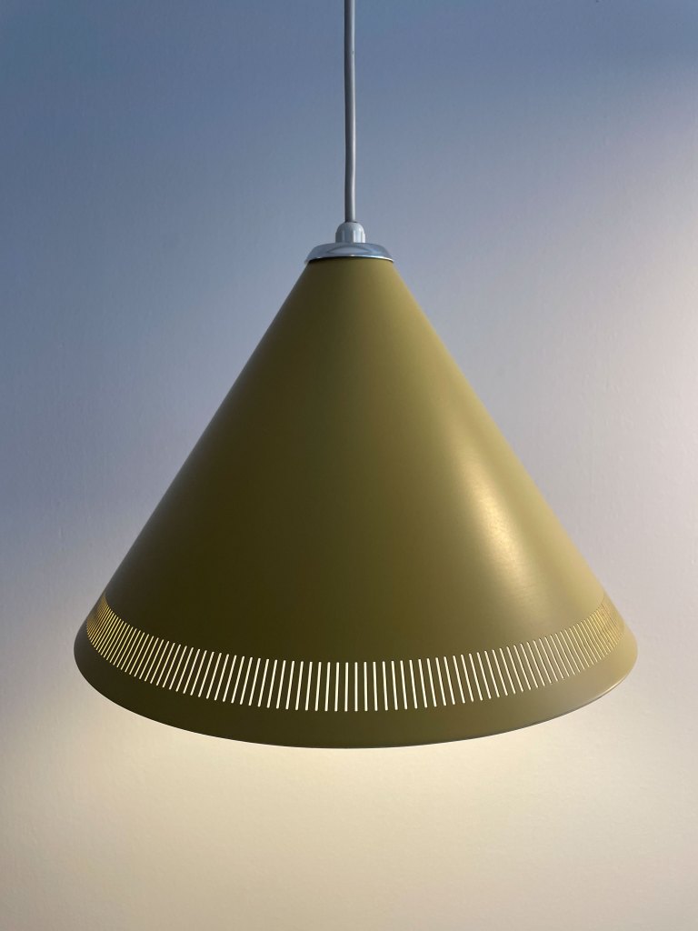 Kegle Pendant Lamp in Mustard. Made in Denmark in the 1970s. Available at heyday möbel, Grubenstrasse 19, 8045 Zürich, Switzerland.