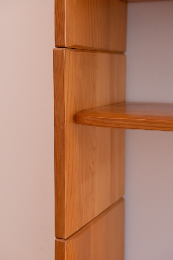 Pine Stackable Shelves produced by Arthur Milani for Wohnhilfe, Switzerland in the 1940s. Available at heyday möbel, Grubenstrasse 19, 8045 Zürich.