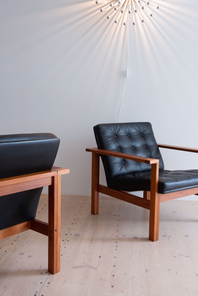 Ole Gjerlov-Knudsen & Torben Lind Lounge Chairs. Available at heyday möbel, Switzerland.