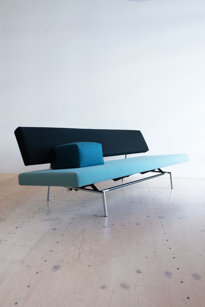 Martin Visser BR02 Daybed. Designed in the Netherlands in the 1960s. This is a 1994 edition. Available at heyday möbel, Grubenstrasse 19, 8045 Zürich.