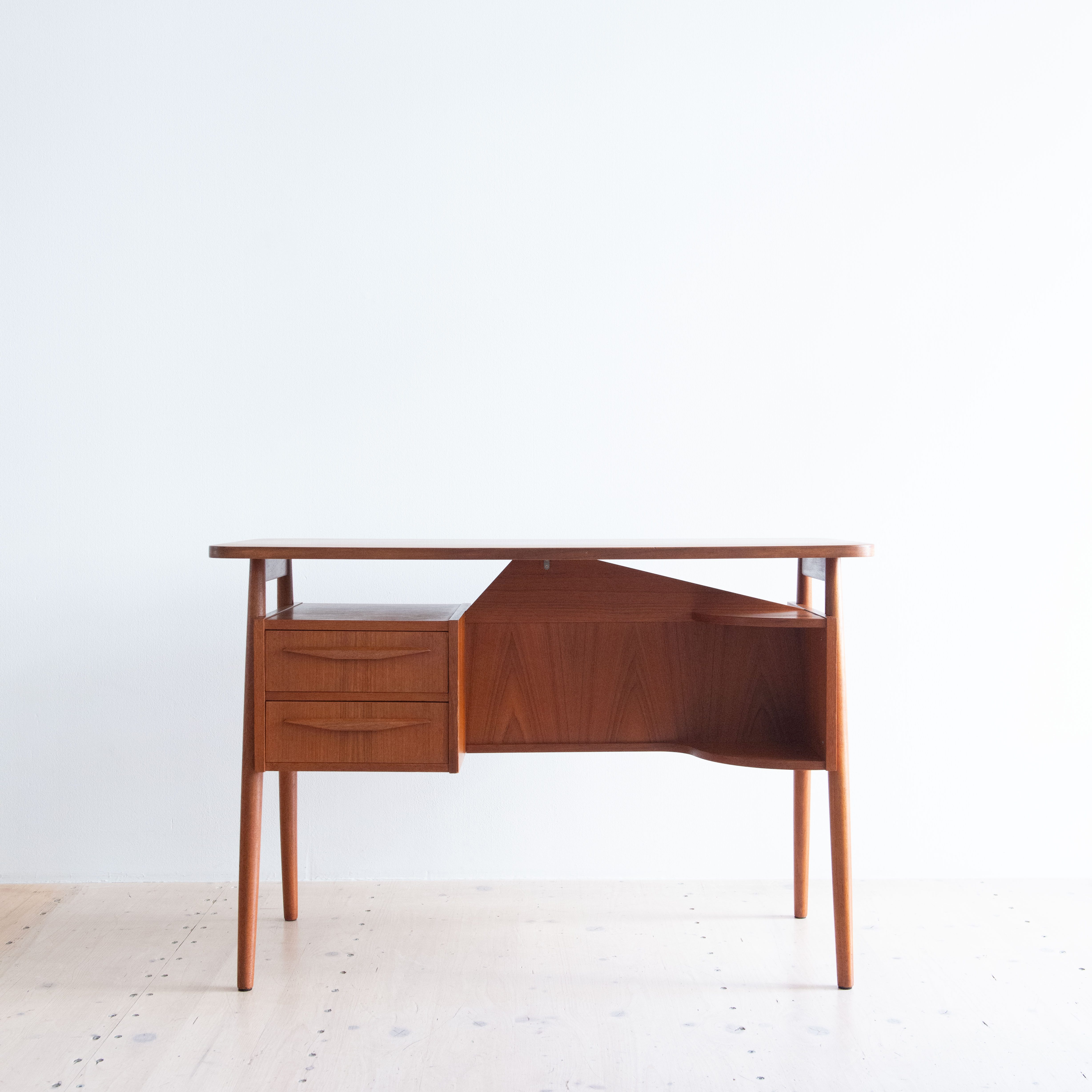 Teak Desk by Gunnar Nielsen Tibergaard. Available at heyday möbel.