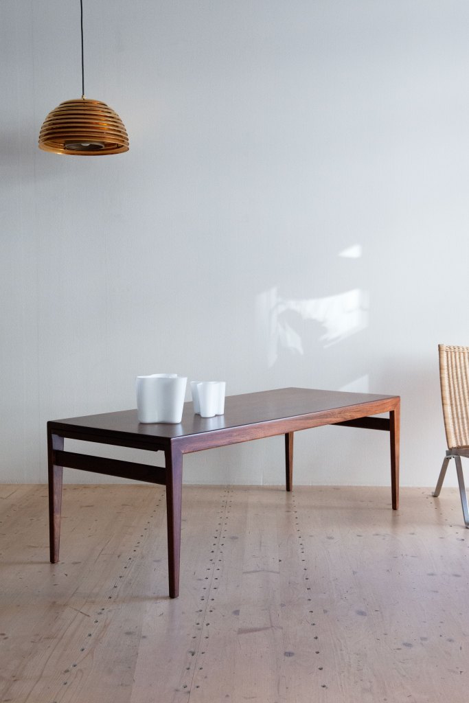 Illum Wikkelso Coffee Table in Rosewood. Available at heyday möbel, Grubenstrase 19, 8045 Zürich.