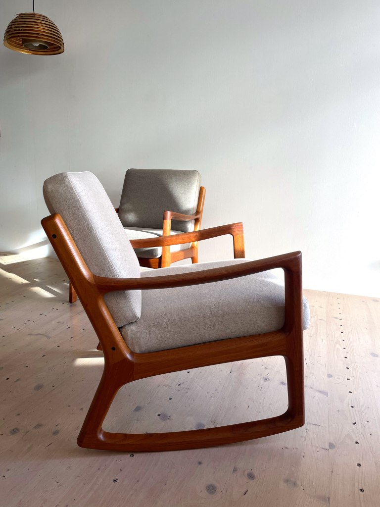 Ole Wanscher Senator Lounge and Rocking Chair Pair. Available at heyday möbel, Grubenstrasse 19, 8045 Zürich.