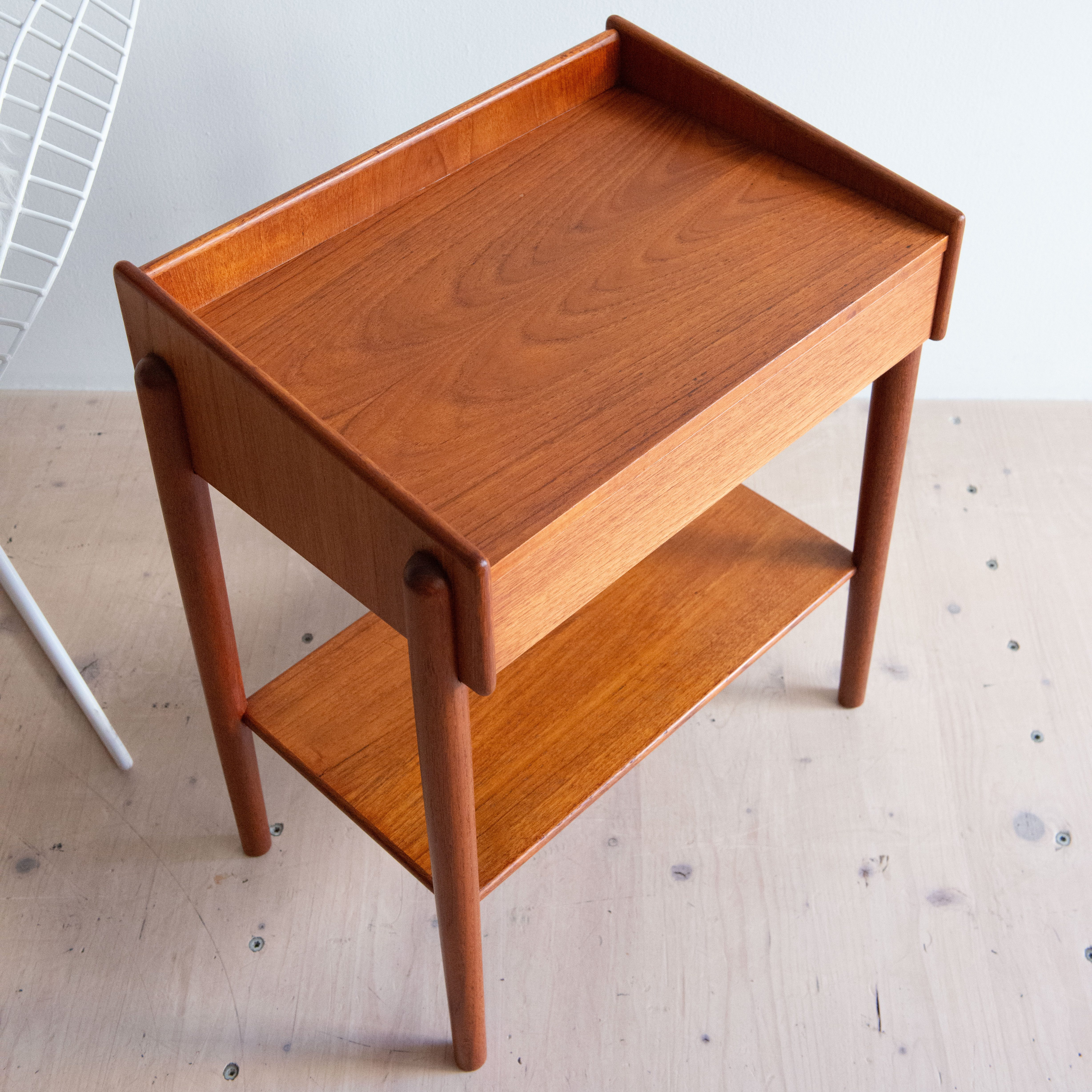 Børge Mogensen Side Table Mod. 148. Available at heyday möbel, 8045 Zürich, Switzerland.