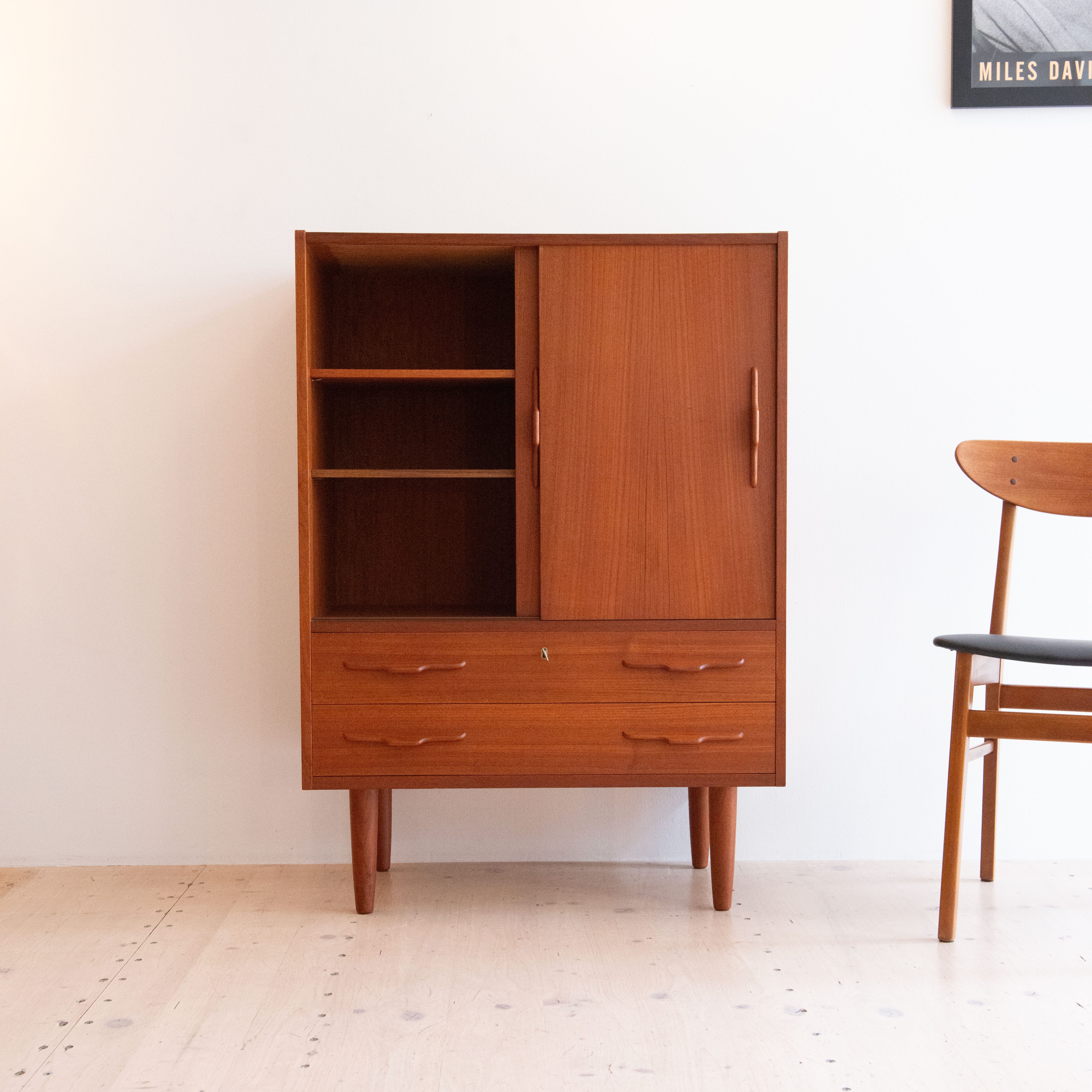 Teak Bar Möbel available at heyday möbel, Grubenstrasse 19, 8045 Zürich, Switzerland.