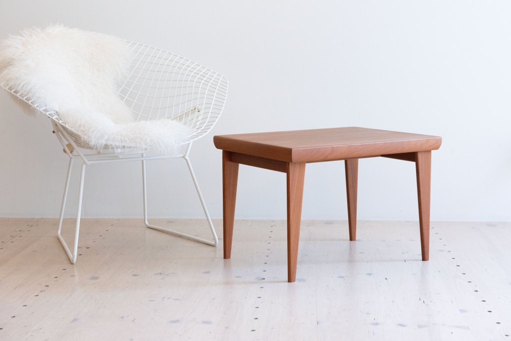 Foldable Side Table by Johannes Andersen. Available at heyday möbel, Grubenstrasse 19, 8045 Zürich, Switzerland.