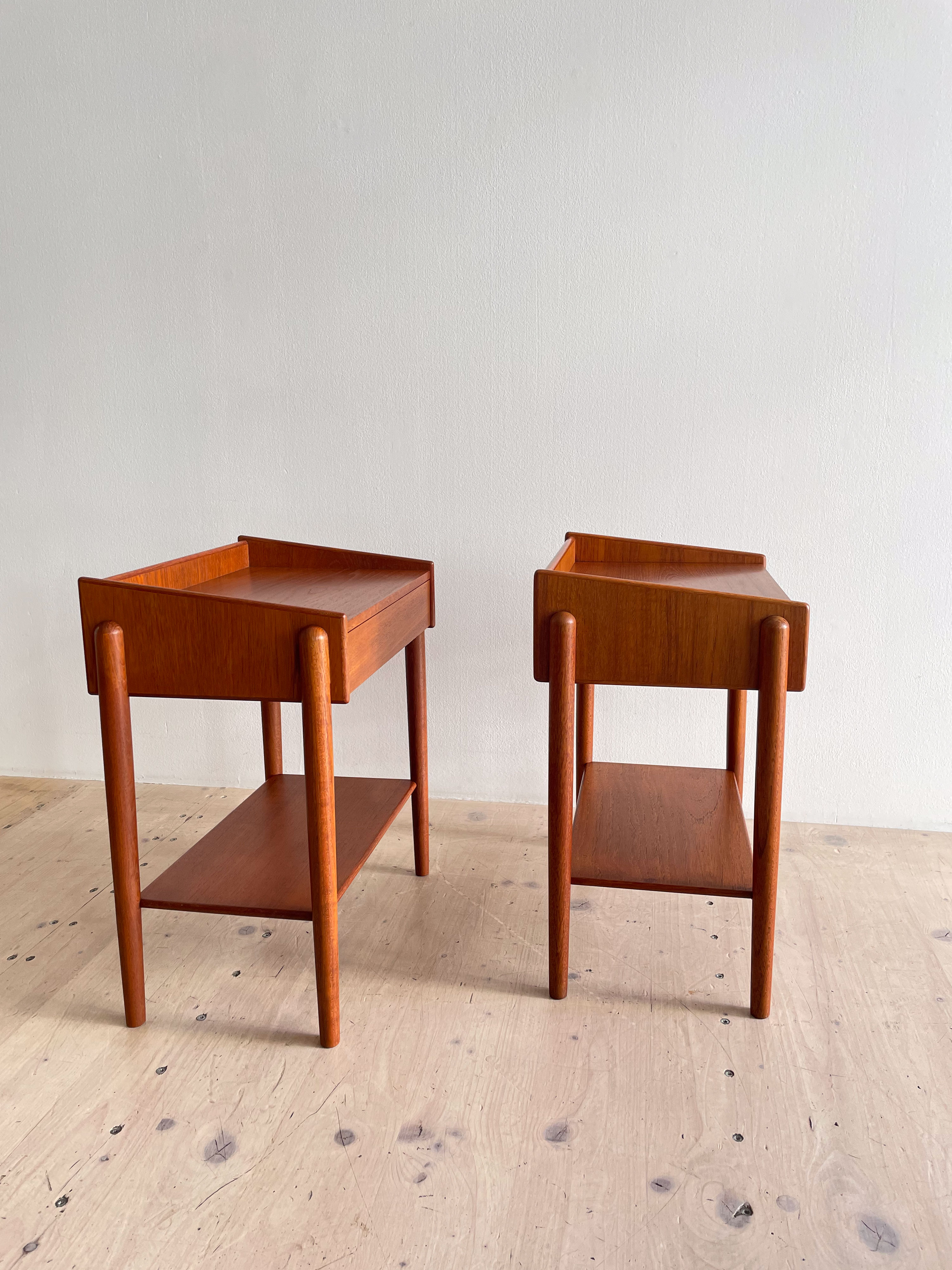 Pair of Borge Mogensen Bedside Tables in Teak. Available at heyday möbel, Grubenstrasse 19, 8045 Zürich, Switzerland.