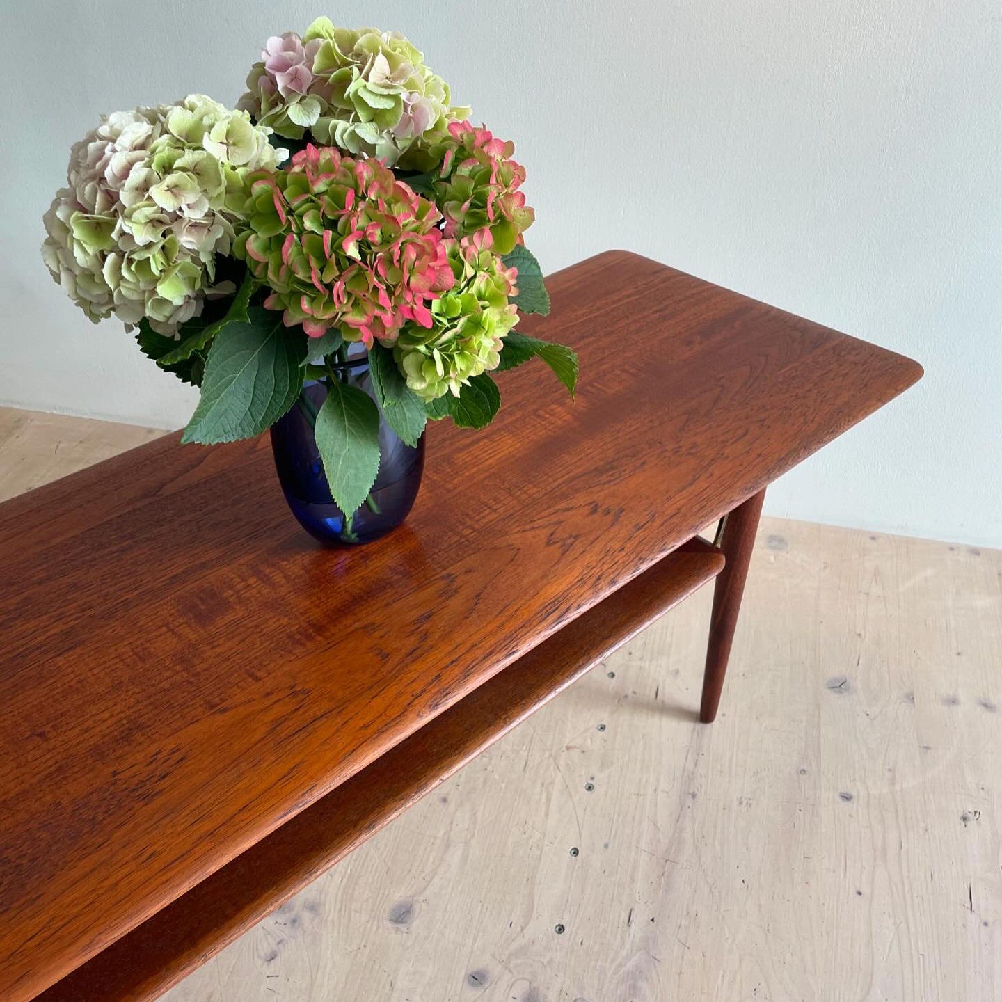 Peter Hvidt FD-516 Coffee Table in Teak. Available at heyday möbel, Grubenstrasse 19, 8045 Zürich.