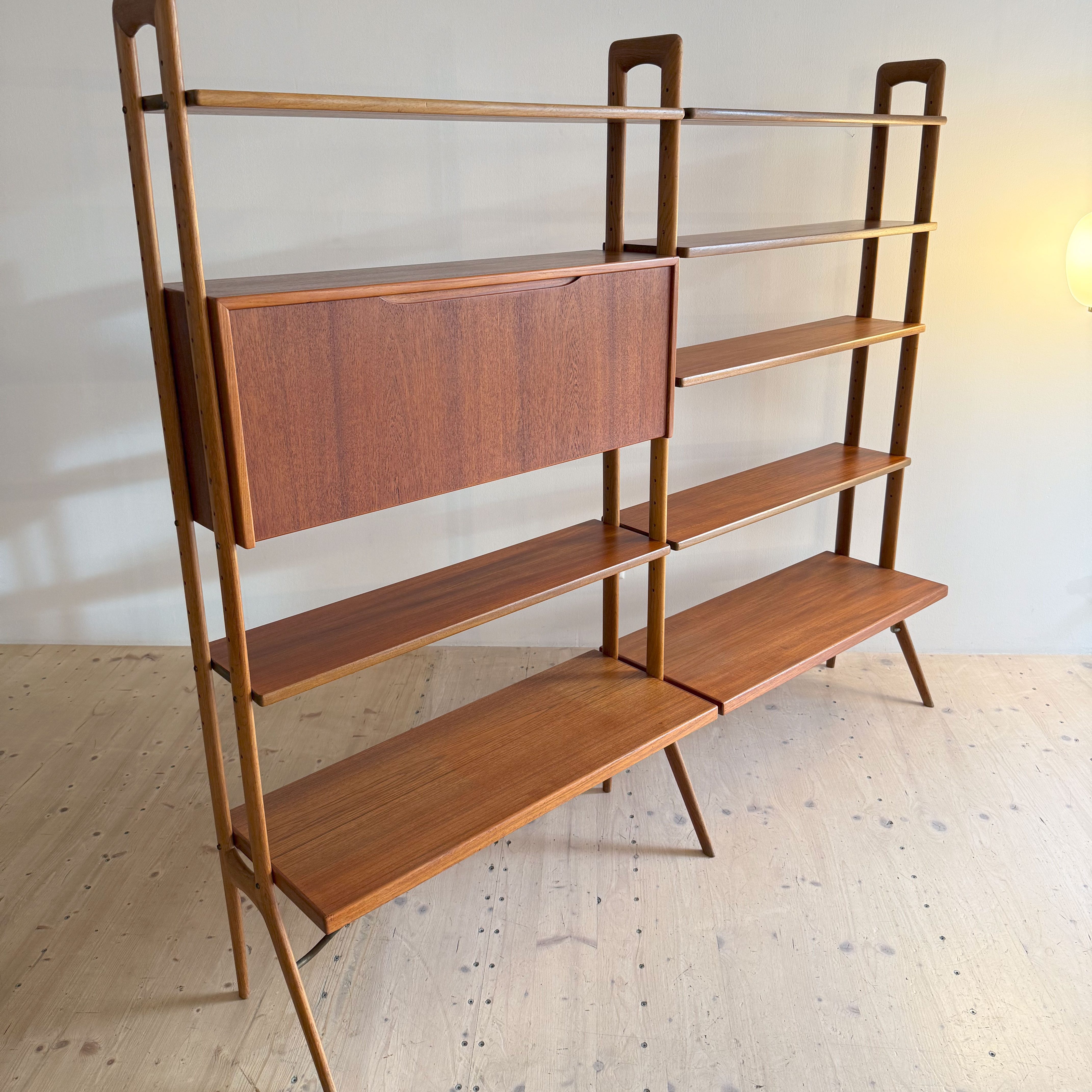 Kurt Østervig Freestanding Teak & Oak Shelving Unit Kurt Østervig K.P. Møbler Denmark, 1960’s