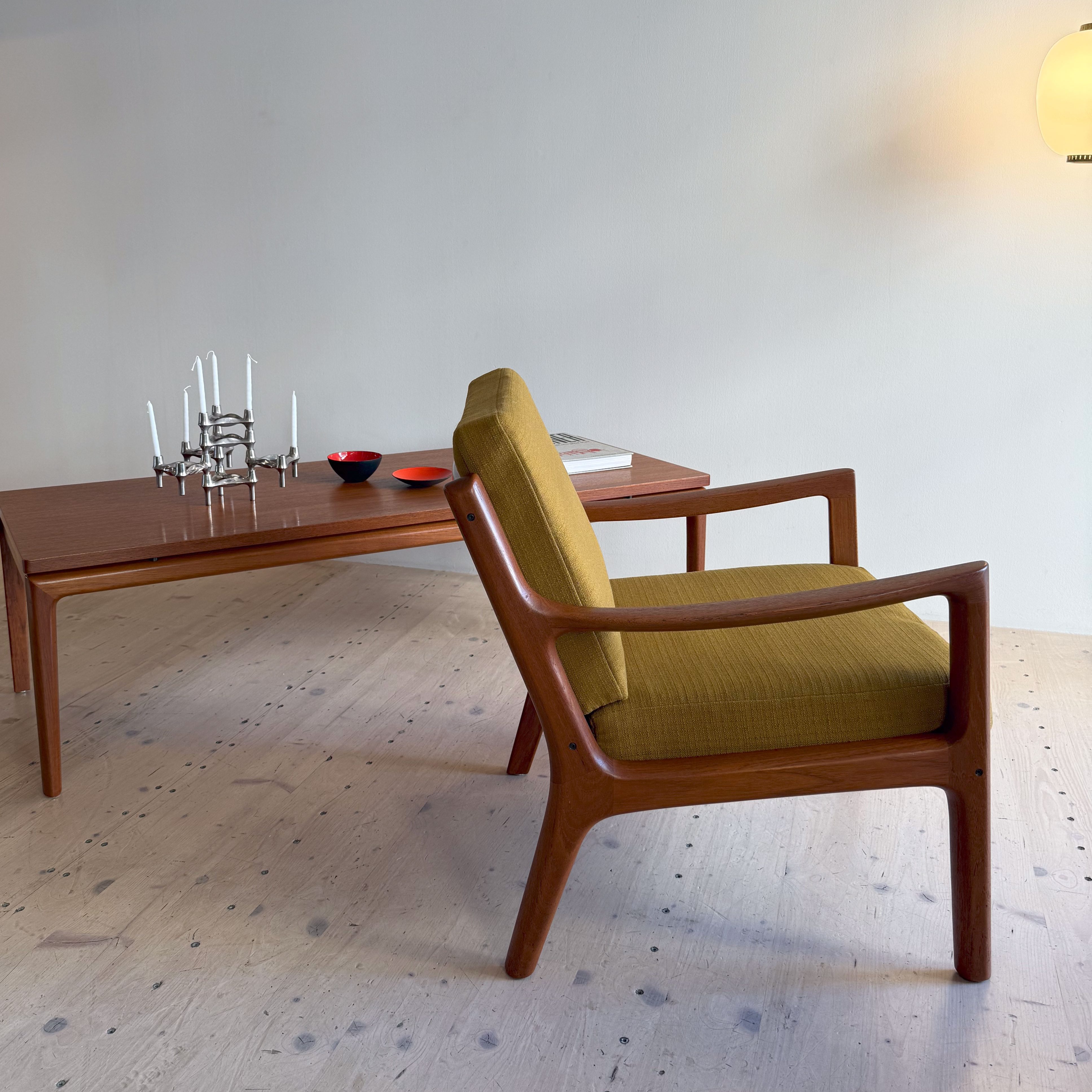 Senator Lounge Table by Ole Wanscher. Available at heyday möbel.