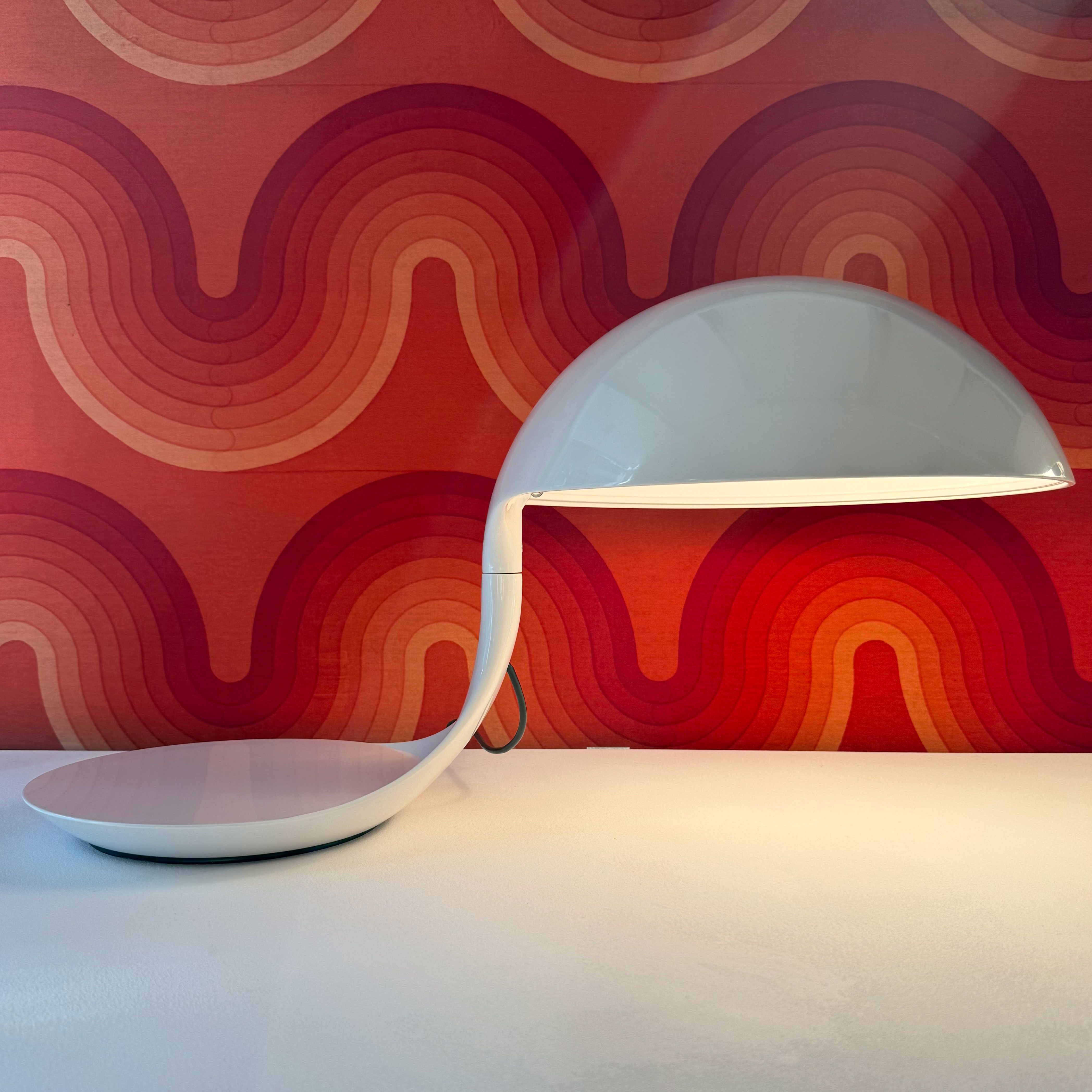 Elio Martinelli Cobra Lamp. Available at heyday möbel. Grubenstrasse 19, 8045 Zürich.