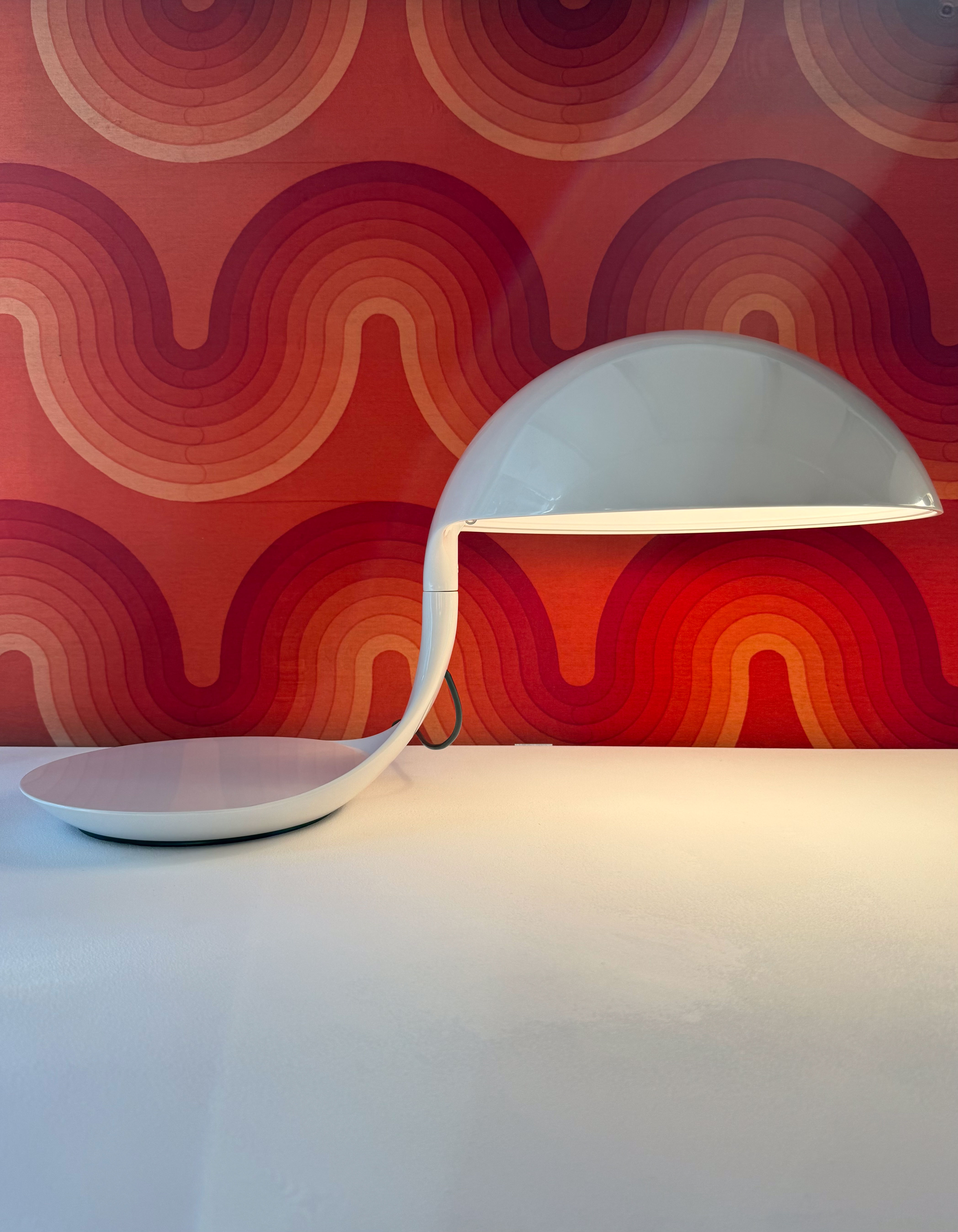 Elio Martinelli Cobra Lamp. Available at heyday möbel. Grubenstrasse 19, 8045 Zürich.
