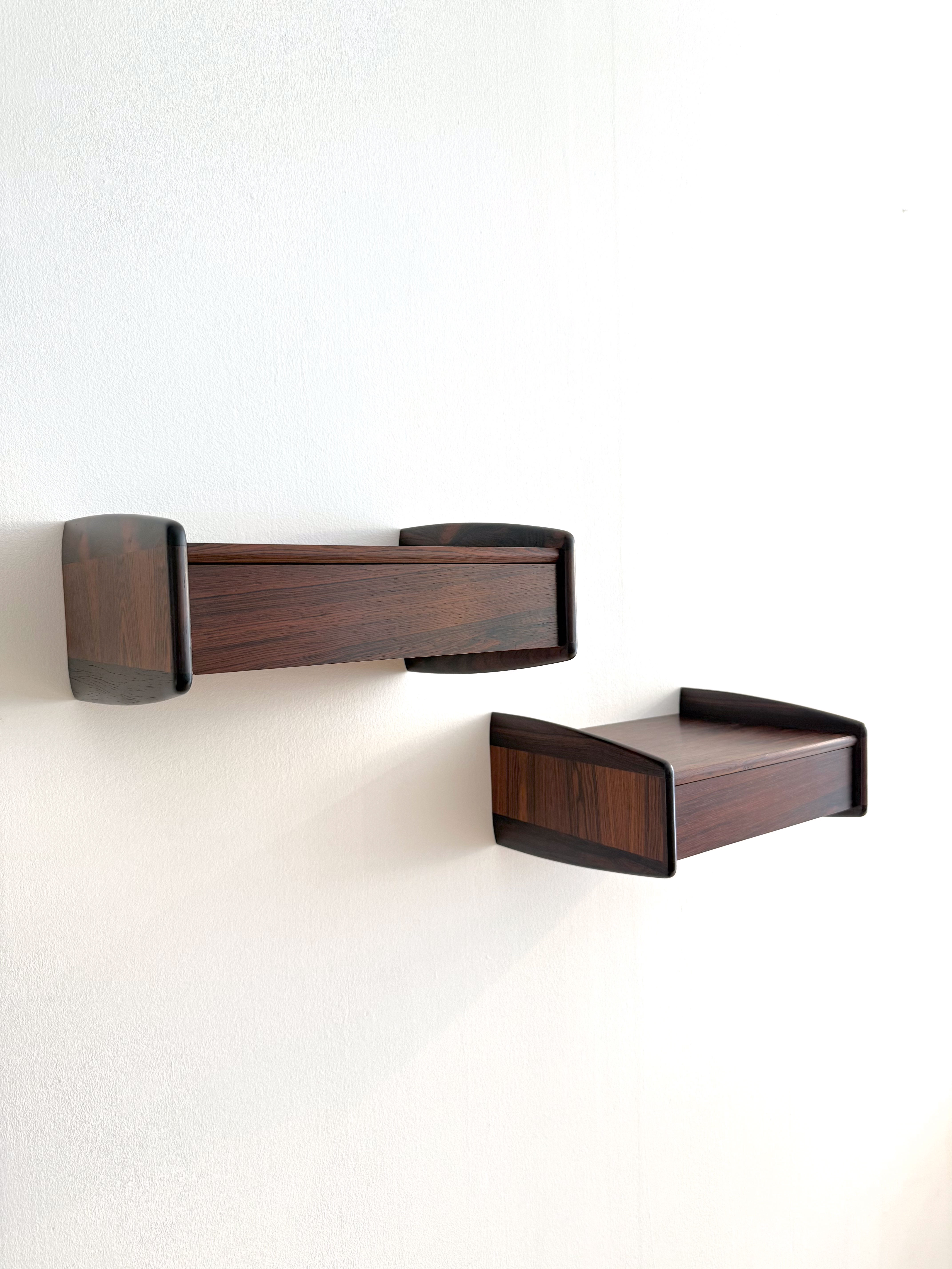 Floating Bedside Drawers in Rosewood. Produced in Denmark in the 1960s by Melvin Mikkelsen. Available at heyday möbel, Grubenstrasse 19, 8045 Zürich.