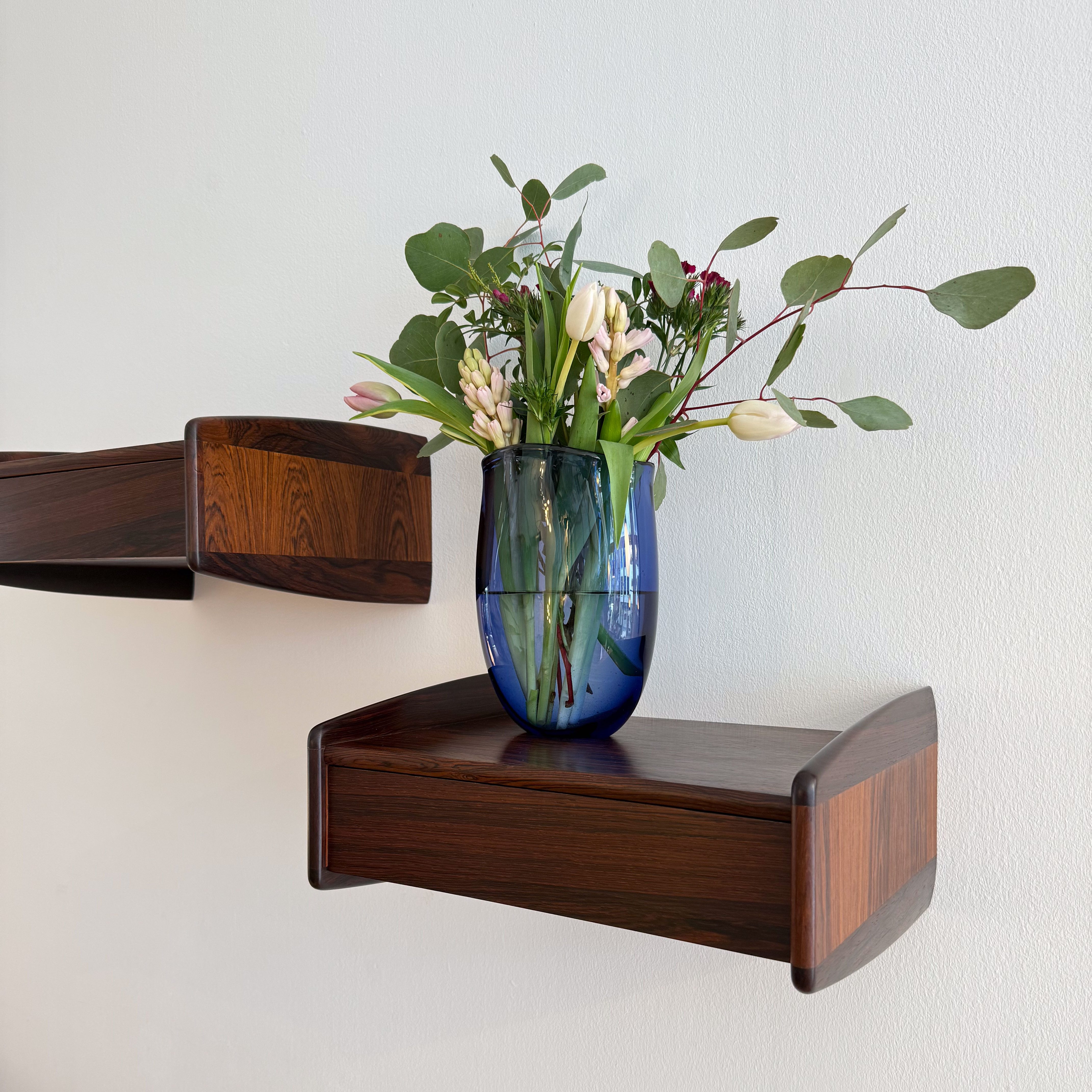Floating Bedside Drawers in Rosewood. Produced in Denmark in the 1960s by Melvin Mikkelsen. Available at heyday möbel, Grubenstrasse 19, 8045 Zürich.