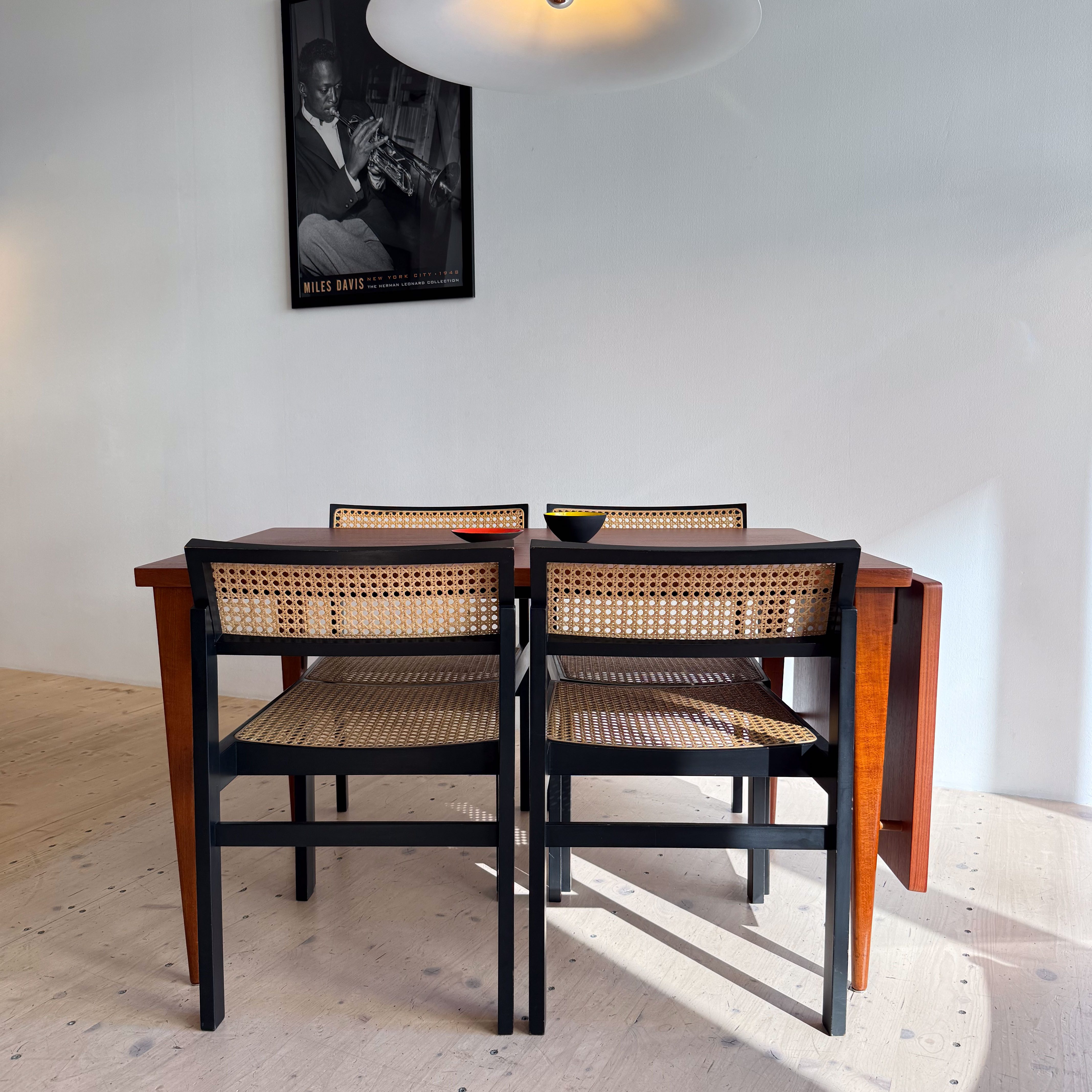 Nanna Ditzel Dining Table in Teak. Available at heyday möbel, Grubenstrasse 19, 8045 Zürich.