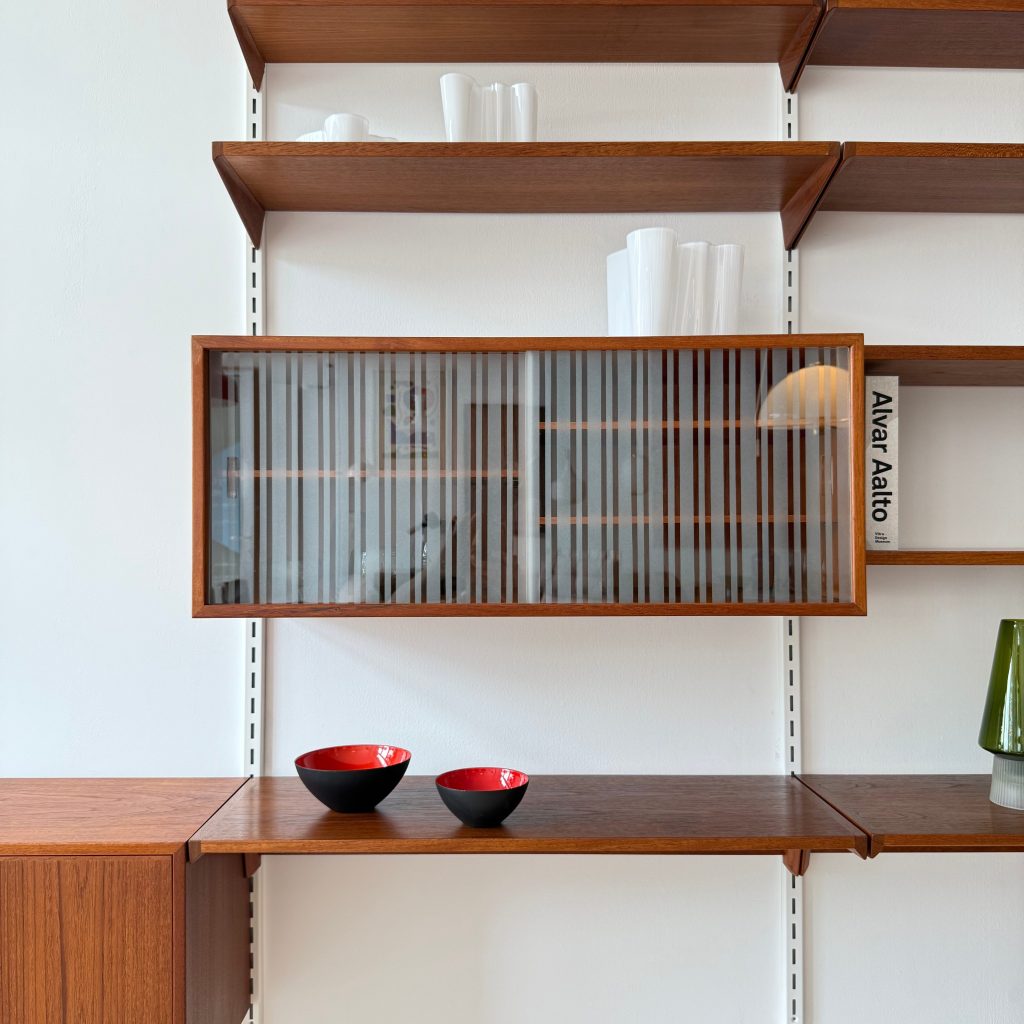Kai Kristiansen Wall Unit in Teak. Available at heyday möbel, Grubenstrasse 19, 8045 Zürich, Switzerland.