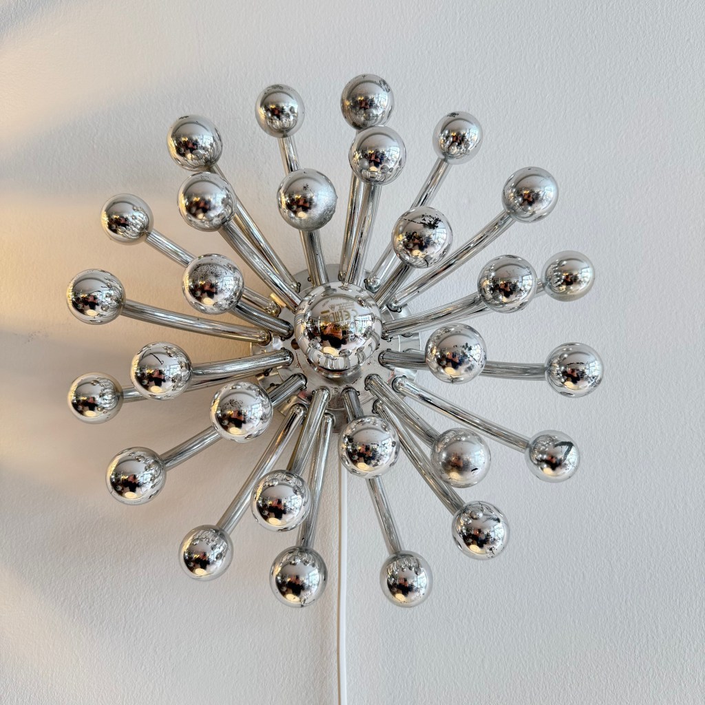 Pair of Chrome Pistillo Lamps by Studio Tetrach. Produced by Valenti Luce. Available at heyday möbel, Grubenstrasse 19, 8045 Zürich.